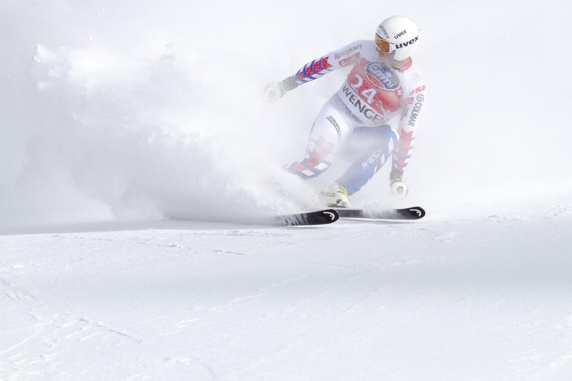 Skiing vs Snowboarding - Ramsay Banna Blog Featured Image