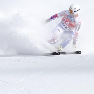 Skiing vs Snowboarding - Ramsay Banna Blog Featured Image
